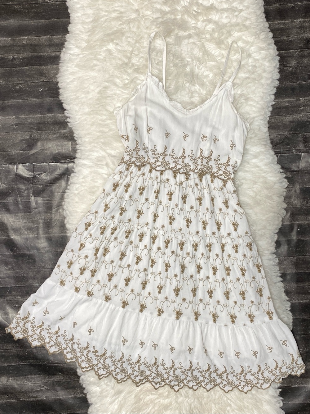 JESSICA SIMPSON WHITE BROWN FLORAL EMBROIDERED BABYDOLL DRESS BOHO Y2K FAIRYCORE